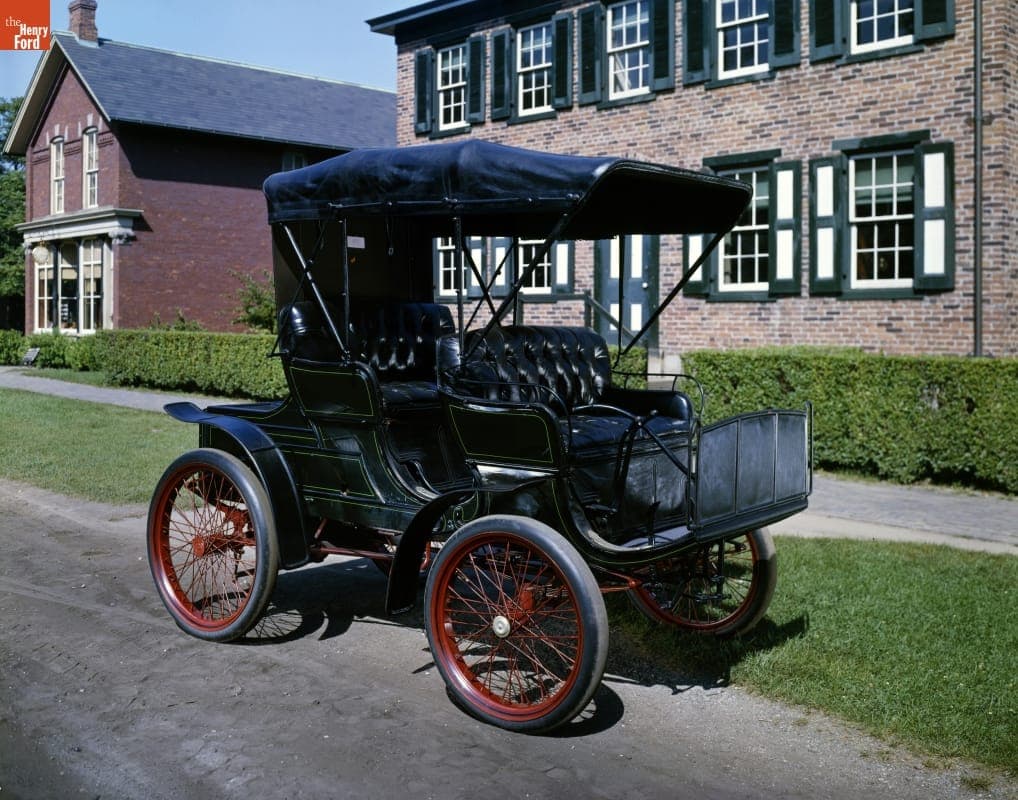 1900 Winton Touring Car