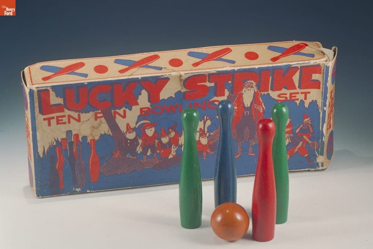 Lucky Strike Bowling Game, 1937-1946