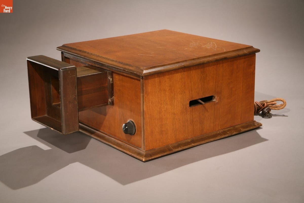 Shortwave and Television Corporation 3" Mechanical Tabletop Television Receiver, 1930