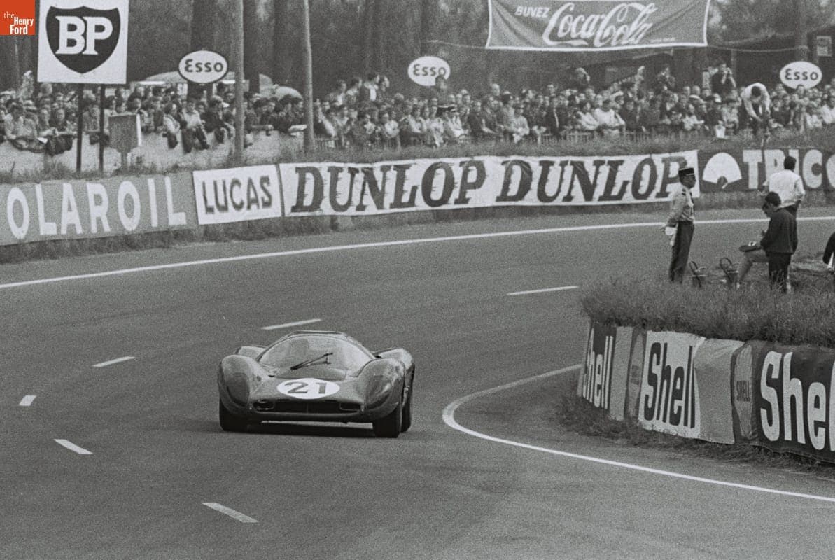 Ferrari 330 P4 Driven by Ludovico Scarfiotti and Mike Parkes in the 24 Heures du Mans (24 Hours of Le Mans) Race, June 1967