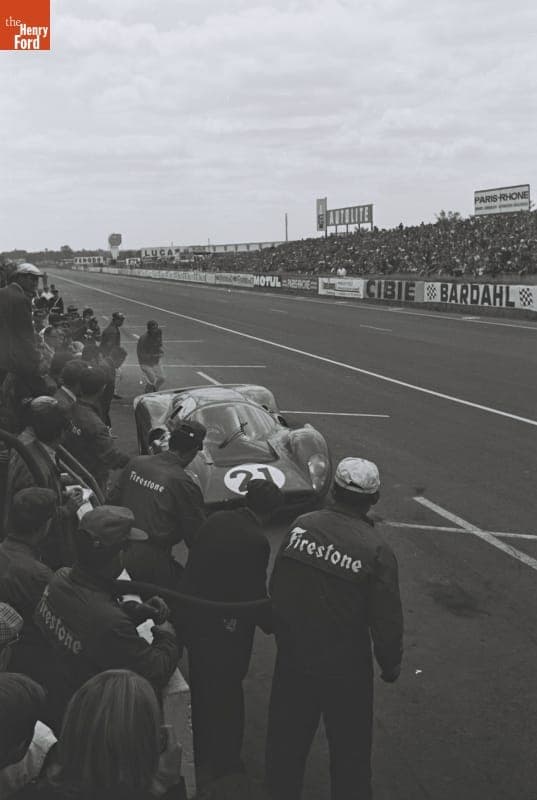 Ferrari 330 P4 Driven by Ludovico Scarfiotti and Mike Parkes at the 24 Heures du Mans (24 Hours of Le Mans) Race, June 1967
