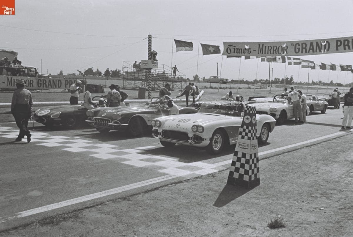 Start of the Production Sports Car Race before the 4th Annual Grand Prix for Sports Cars, Riverside, California, October 1961