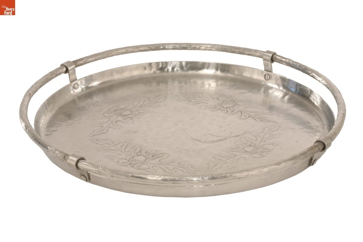 Everlast "Forged Oak Leaves and Acorn" Tray, 1940-1949