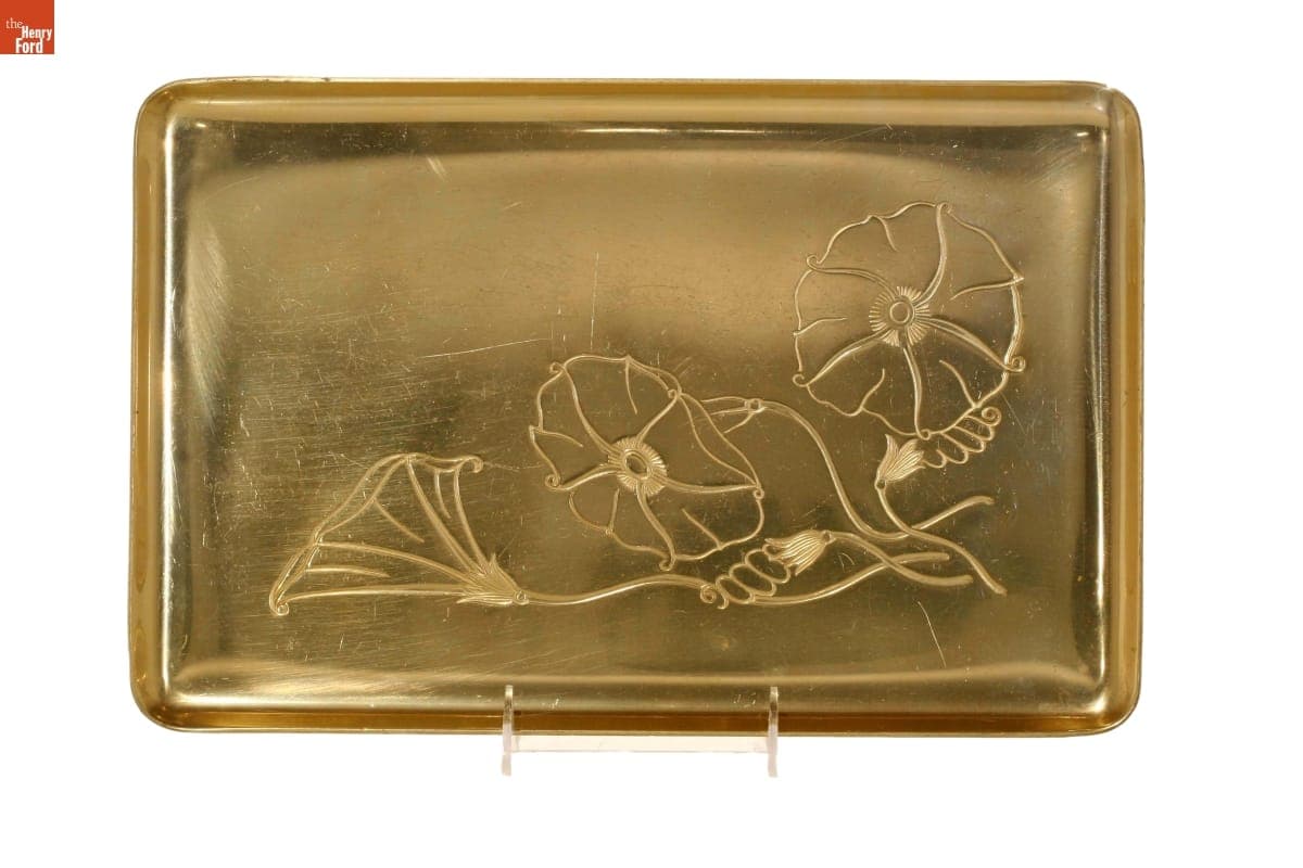Everlast "Neocraft Morning Glory" Tray, 1938-1959