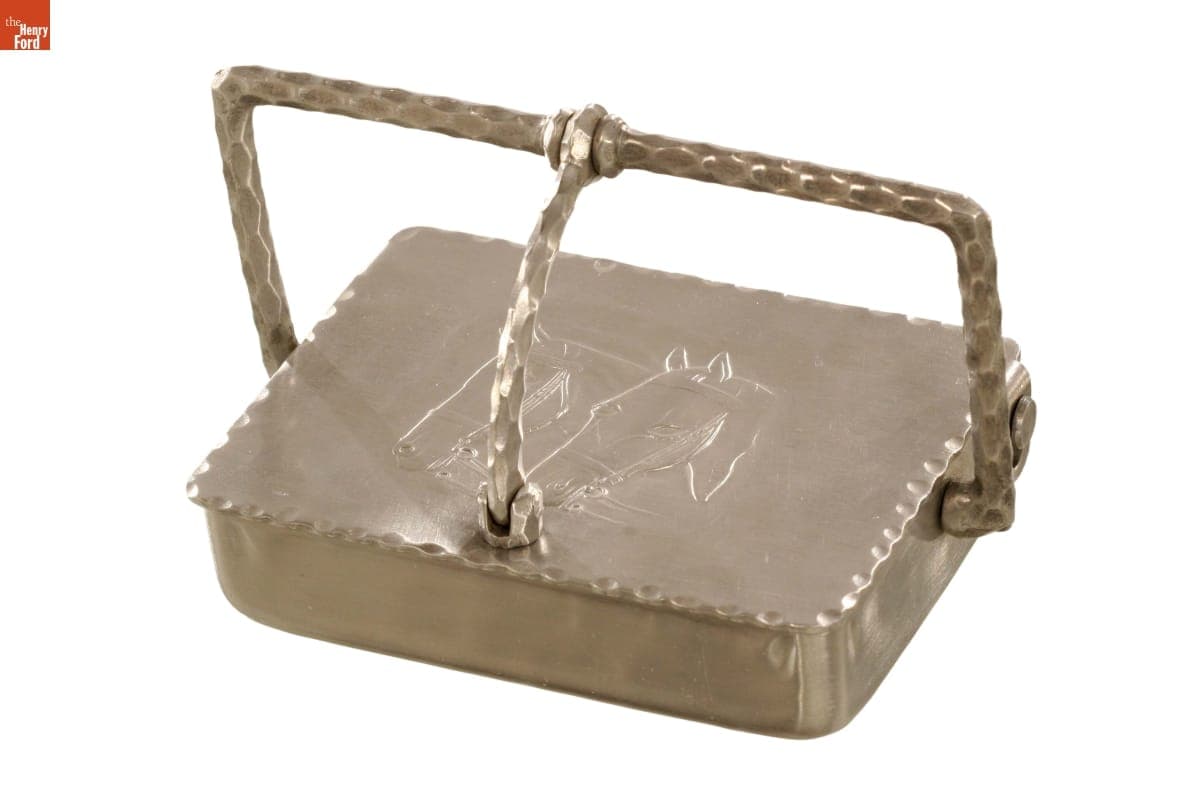 Everlast "Forged Horse" Cigarette Box, 1938-1949