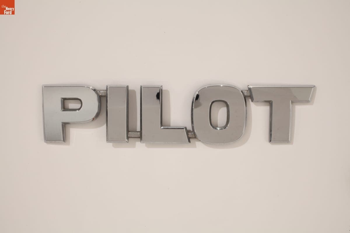 Honda Pilot Trunk Emblem, 2004