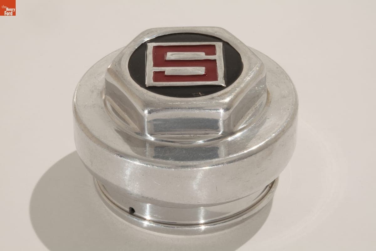 Studebaker Big Six Hubcap, 1920-1926