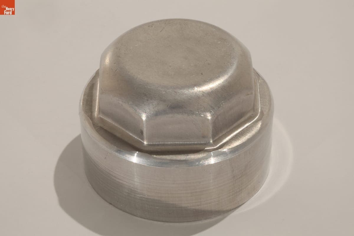 Oakland Hubcap, 1915-1930