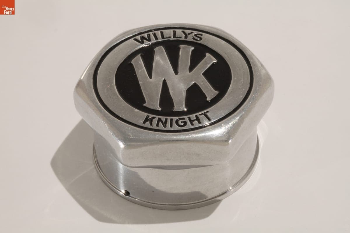 Willys-Knight Hubcap, 1923-1928