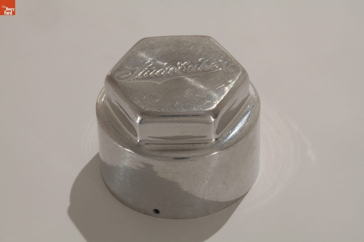 Studebaker Hubcap, 1918-1928