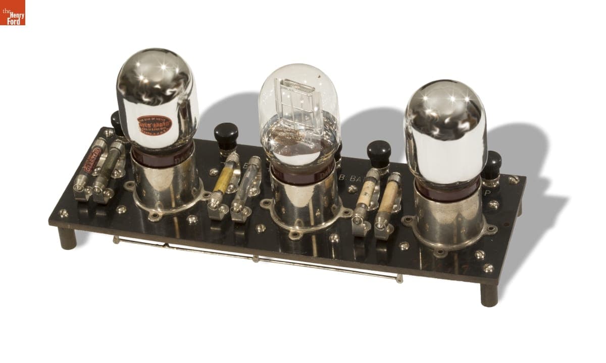 Radio Amplifier, 1925-1926