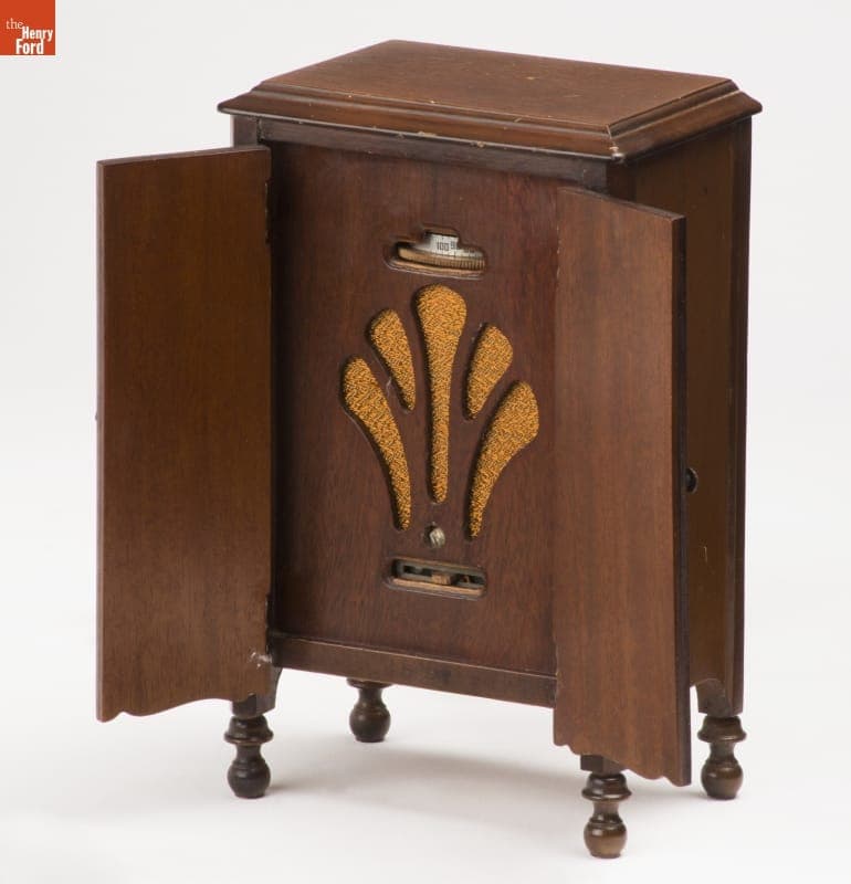 Radio Receiver, 1931-1939