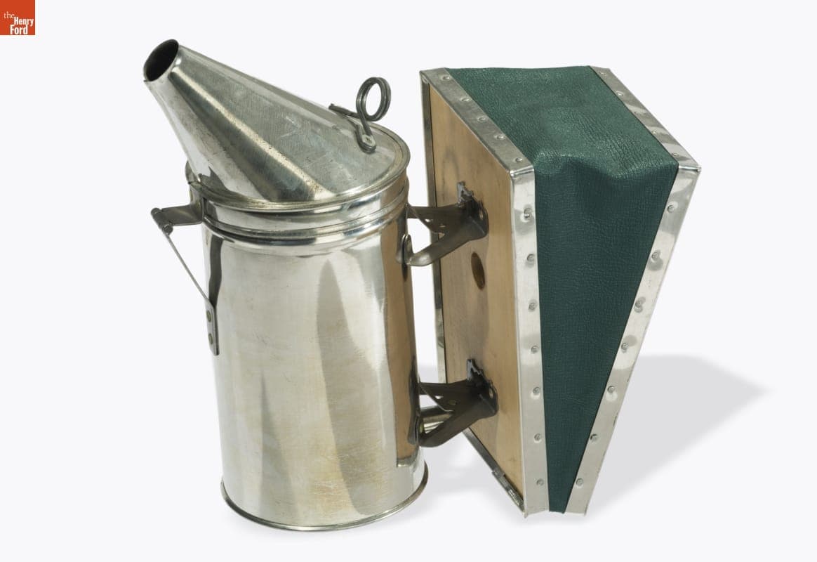 Bee Smoker, 1952-1972