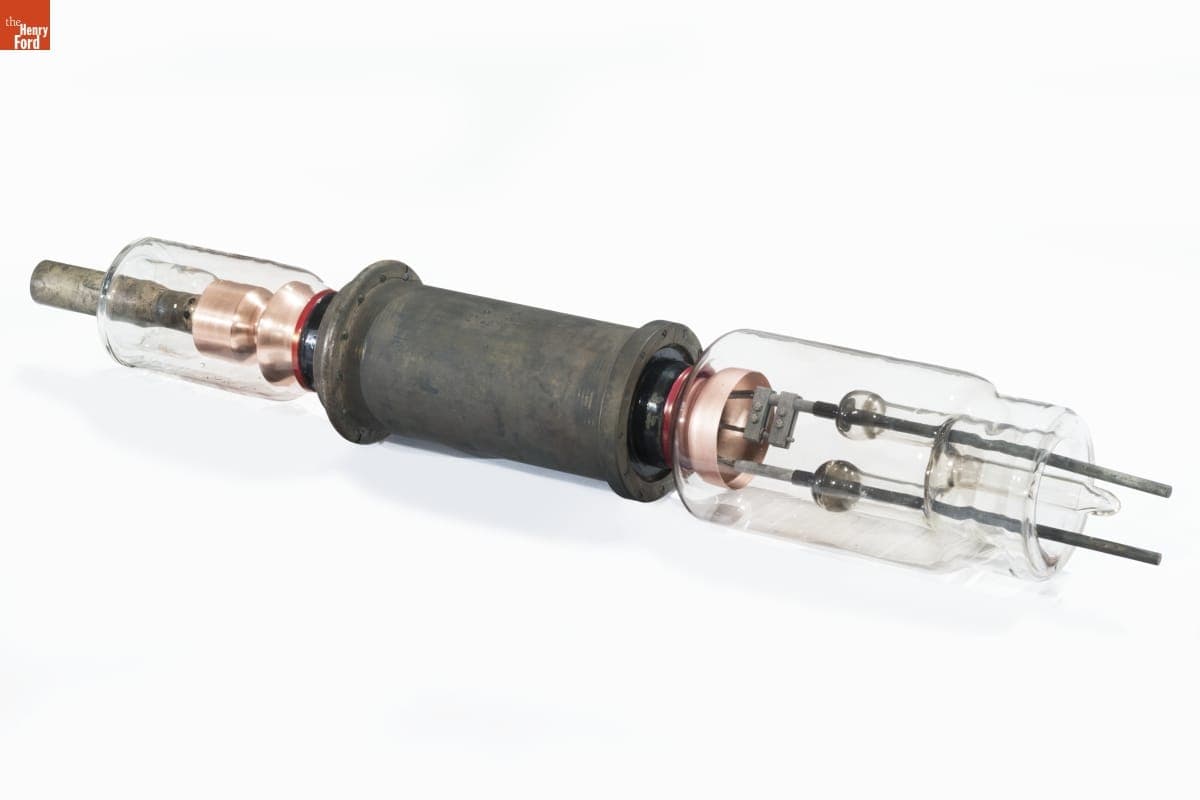 Westinghouse Model AW200 Vacuum Tube, 1930-1934