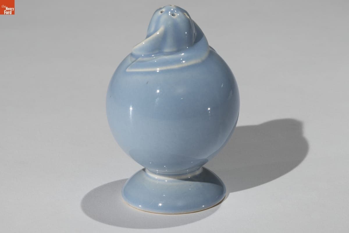 Taylor, Smith & Taylor Company "Lu-Ray Pastels" Shaker, 1938-1961