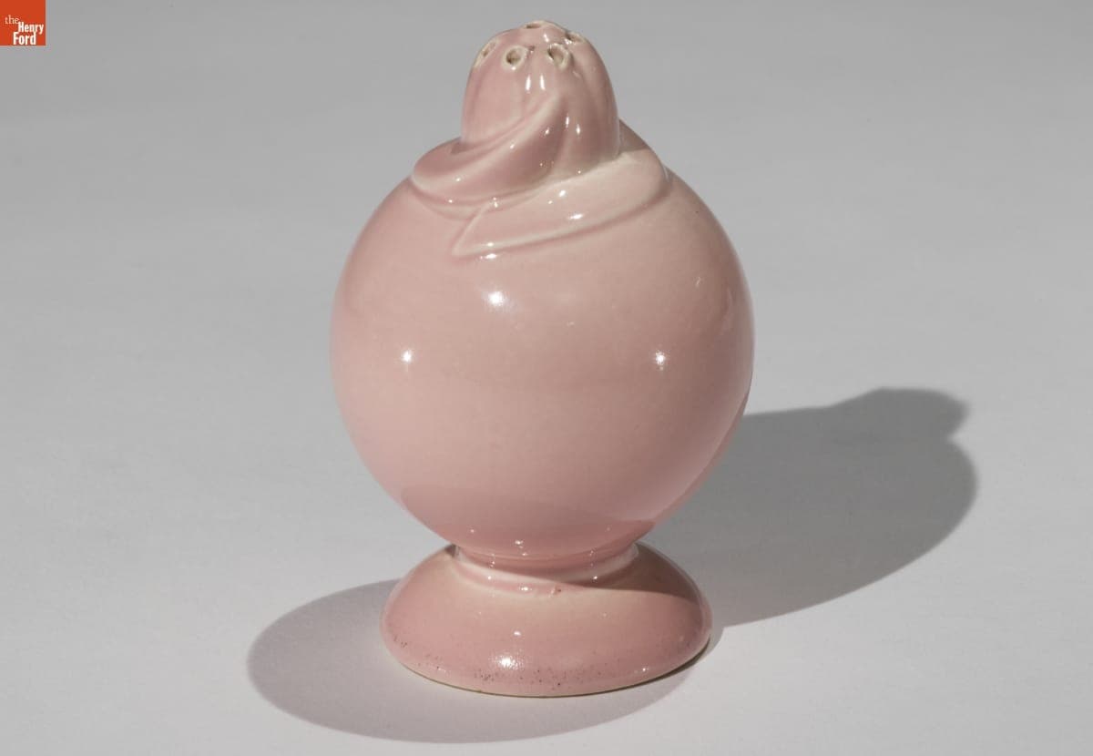 Taylor, Smith & Taylor Company "Lu-Ray Pastels" Shaker, 1938-1961