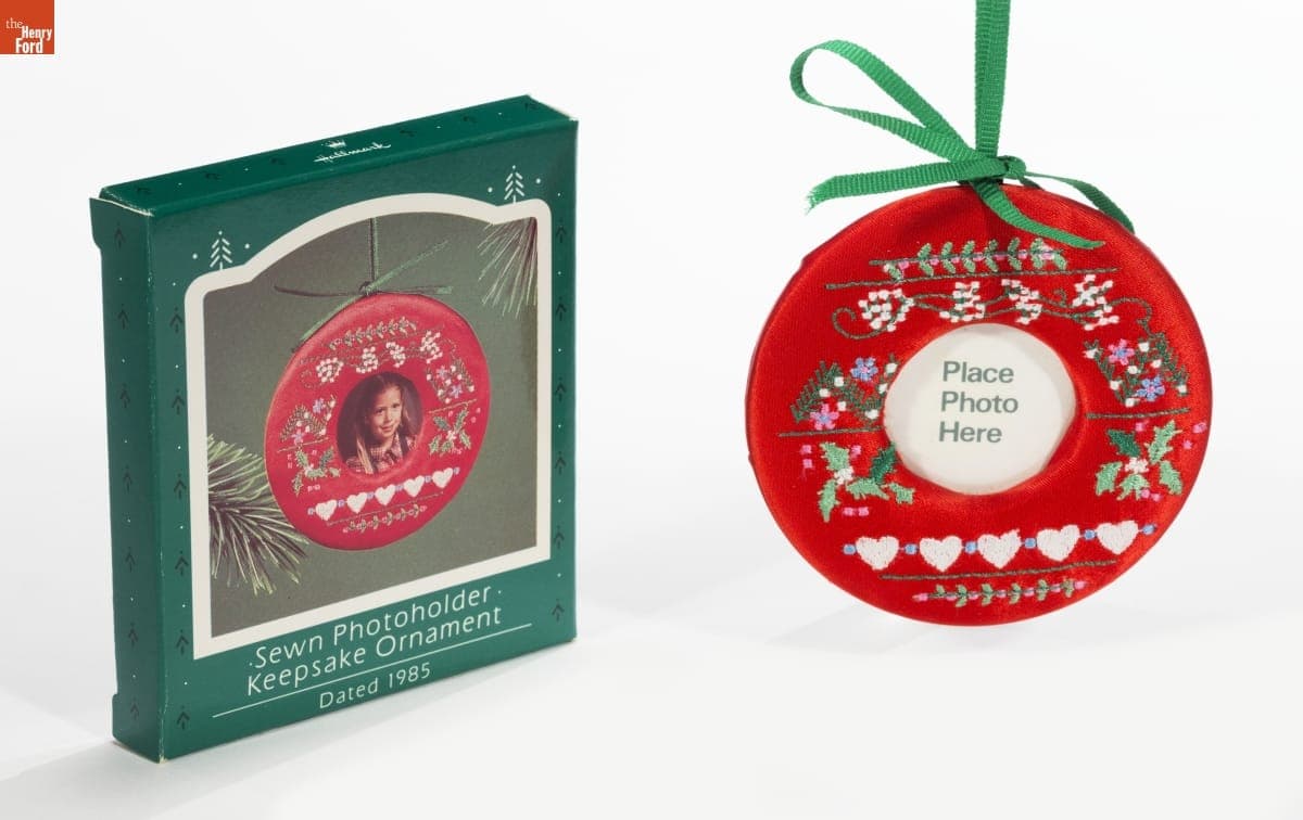 Hallmark "Sewn Photoholder" Christmas Ornament, 1985