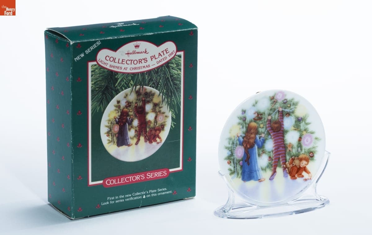 Hallmark "Collector's Plate Series: Light Shines At Christmas" Christmas Ornament, 1987