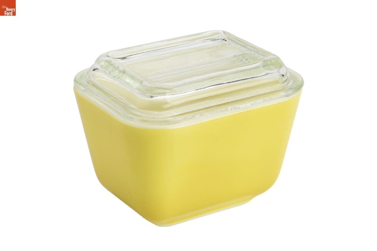 Corning "Pyrex" Covered Refrigerator Dish, 1947-1960