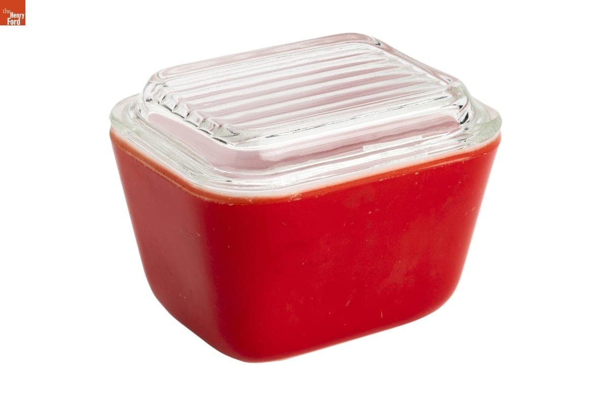 Corning "Pyrex" Covered Refrigerator Dish, 1947-1960