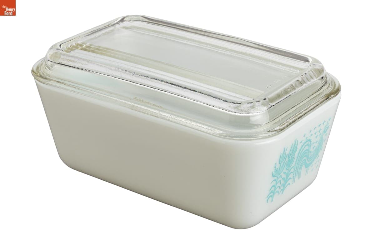 Corning "Pyrex Butterprint" Covered Refrigerator Dish, 1957-1968
