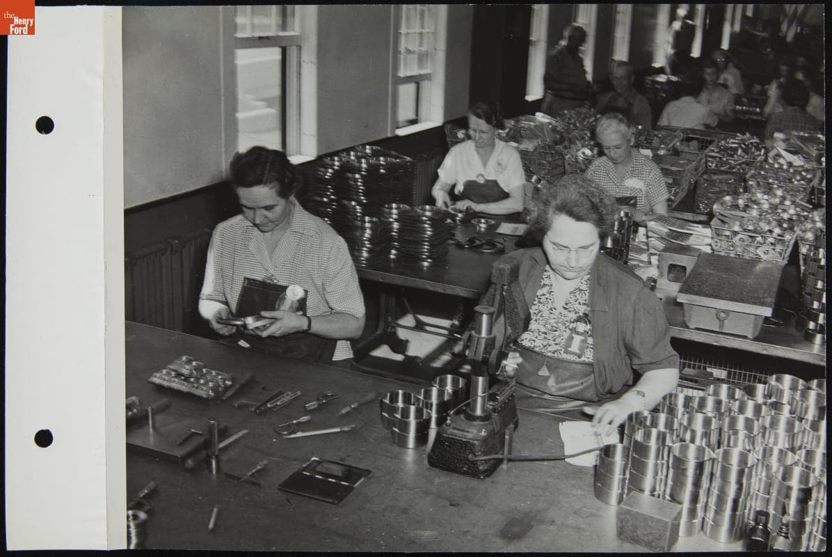 Women Making Castings at Hayden Mills, Tecumseh, Michigan, September 1944