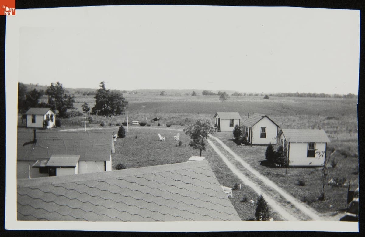 Lore Mac Cabins Motel Tourist Cabins, Brooklyn, Michigan, circa 1945