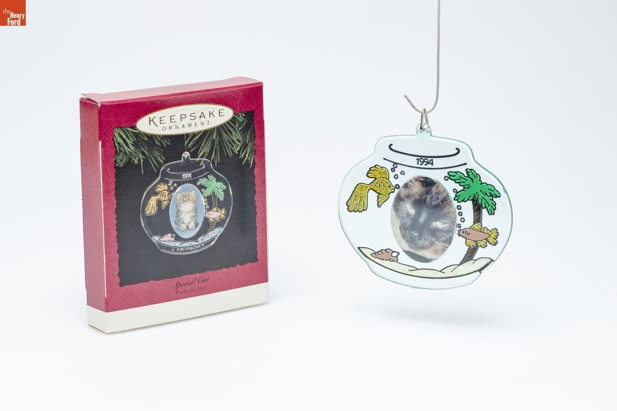 Hallmark "Special Cat Photo Holder" Christmas Ornament, 1994