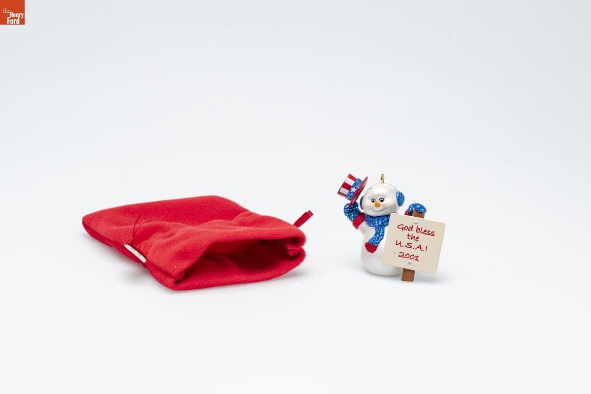 Hallmark "God Bless the U.S.A.!" Collector's Club Christmas Ornament, 2001