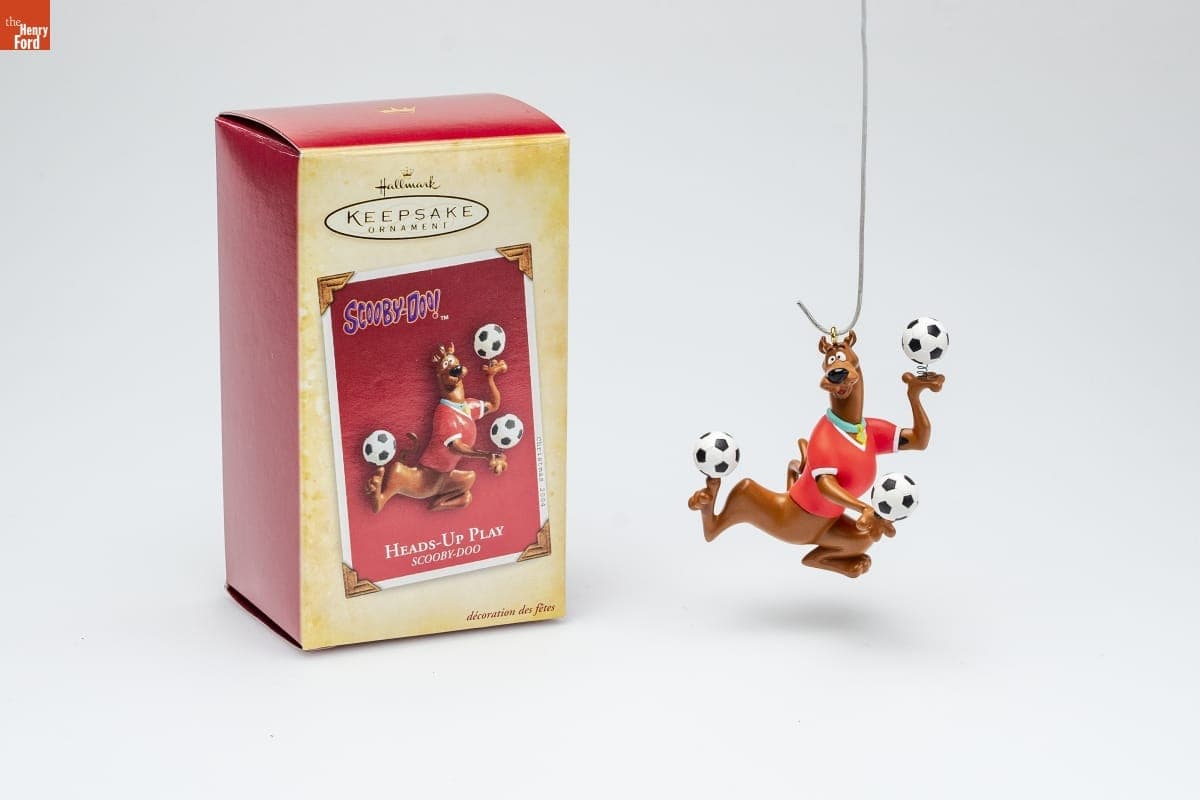 Hallmark "SCOOBY-DOO: Heads-Up Play" Christmas Ornament, 2004