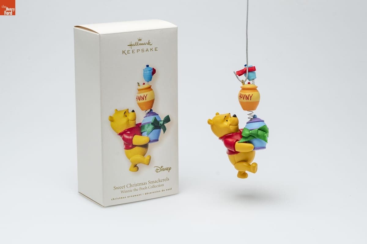 Hallmark "Winnie-the-Pooh Collection: Sweet Christmas Smackerels" Christmas Ornament, 2007