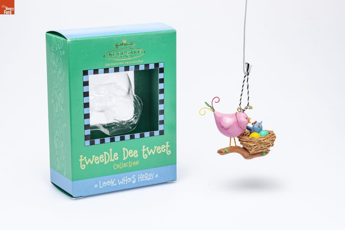 Hallmark "Tweedle Dee Tweet Collection: Look Who's Here!" Spring Ornament, 2003