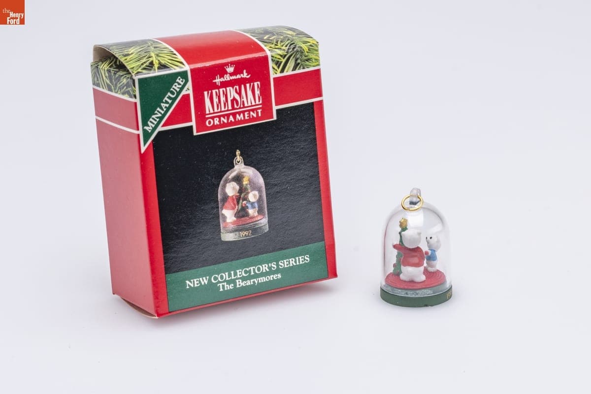 Hallmark "The Bearymores Series" Miniature Christmas Ornament, 1992