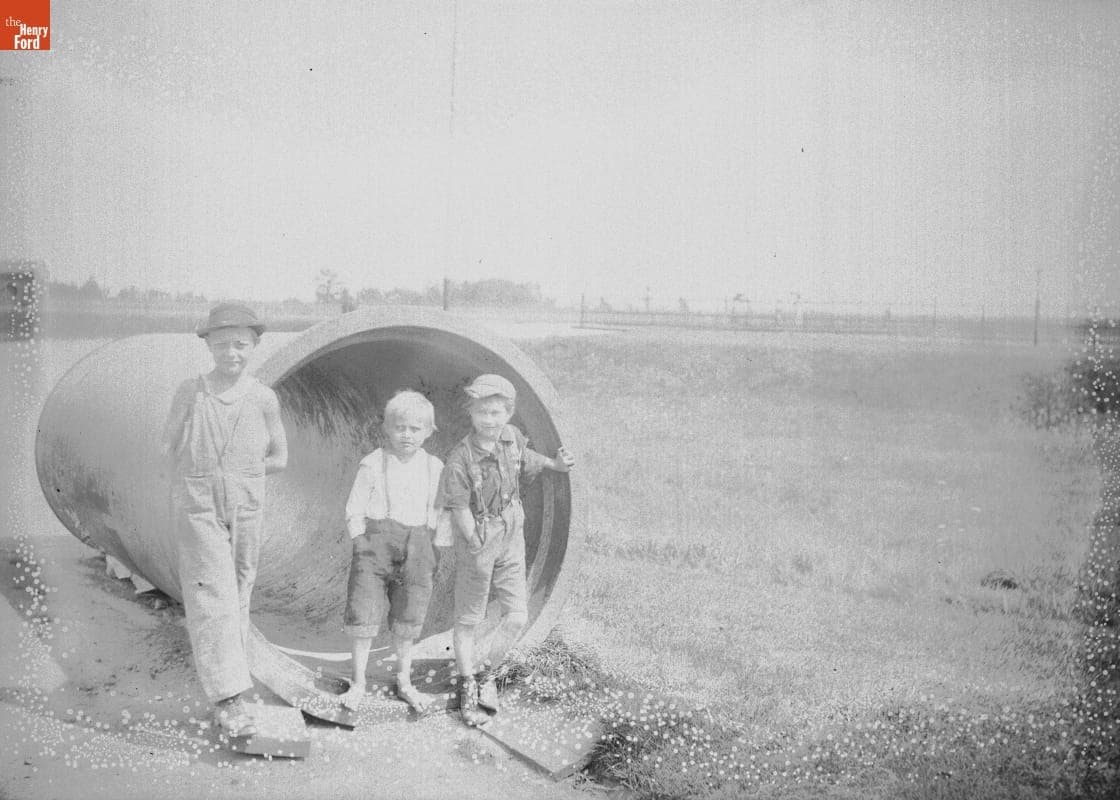 Ridgewood Reservoir, Children and Conduit, 1890-1915