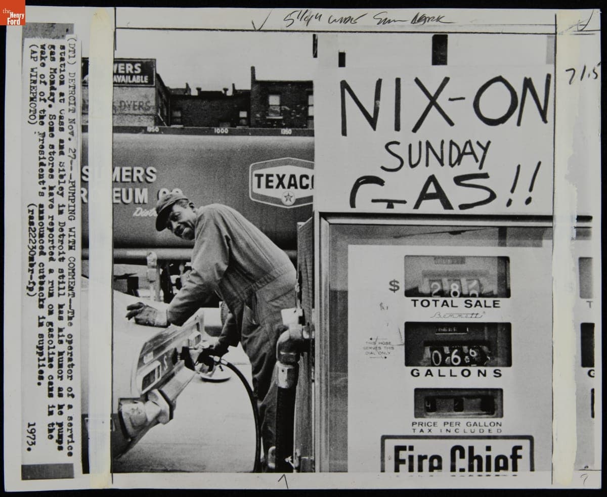 "Nix-On Sunday Gas" at a Texaco Service Station in Detroit, December 1973