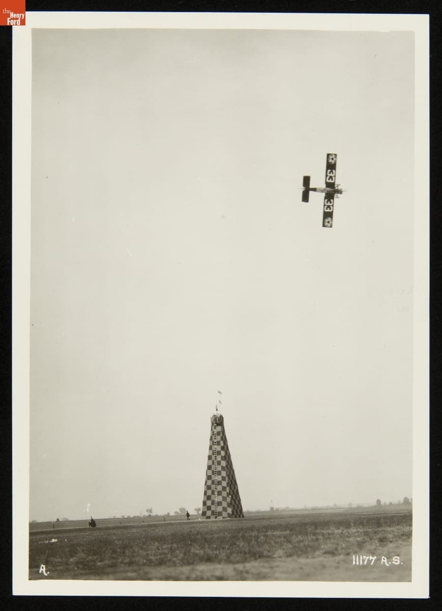 The Liberty Engine Builders Trophy Race during the National Air Races, St. Louis, Missouri, October 4, 1923