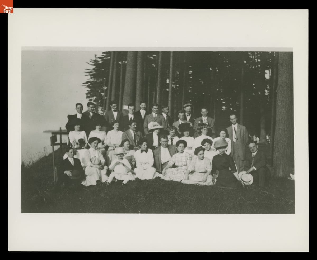 Employees of the John R. Keim Company, 1909