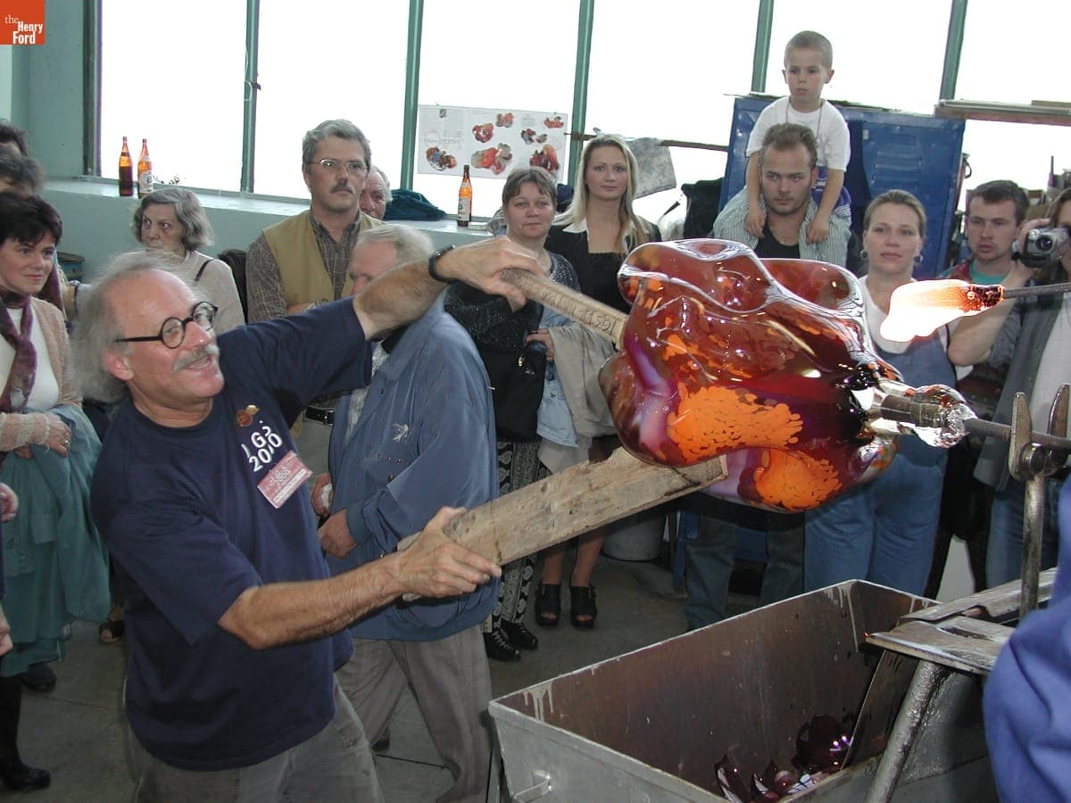 Marvin Lipofsky Forming Hot Glass Using Wood Tools, 2000