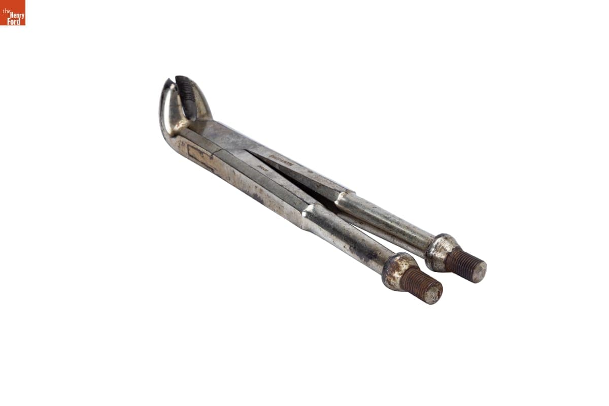 Open Molar Extractor, circa 1900