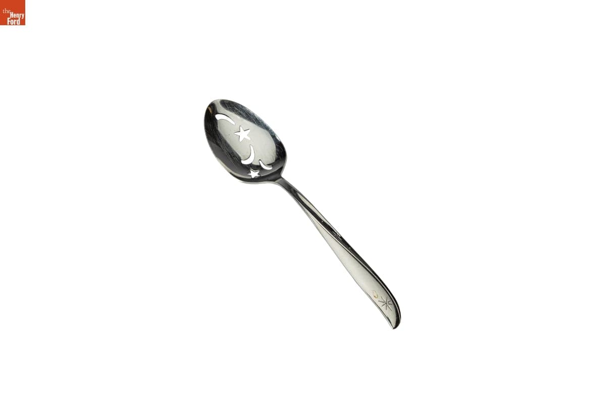 Oneida "Twin Star" Strainer Spoon, 1959-1965