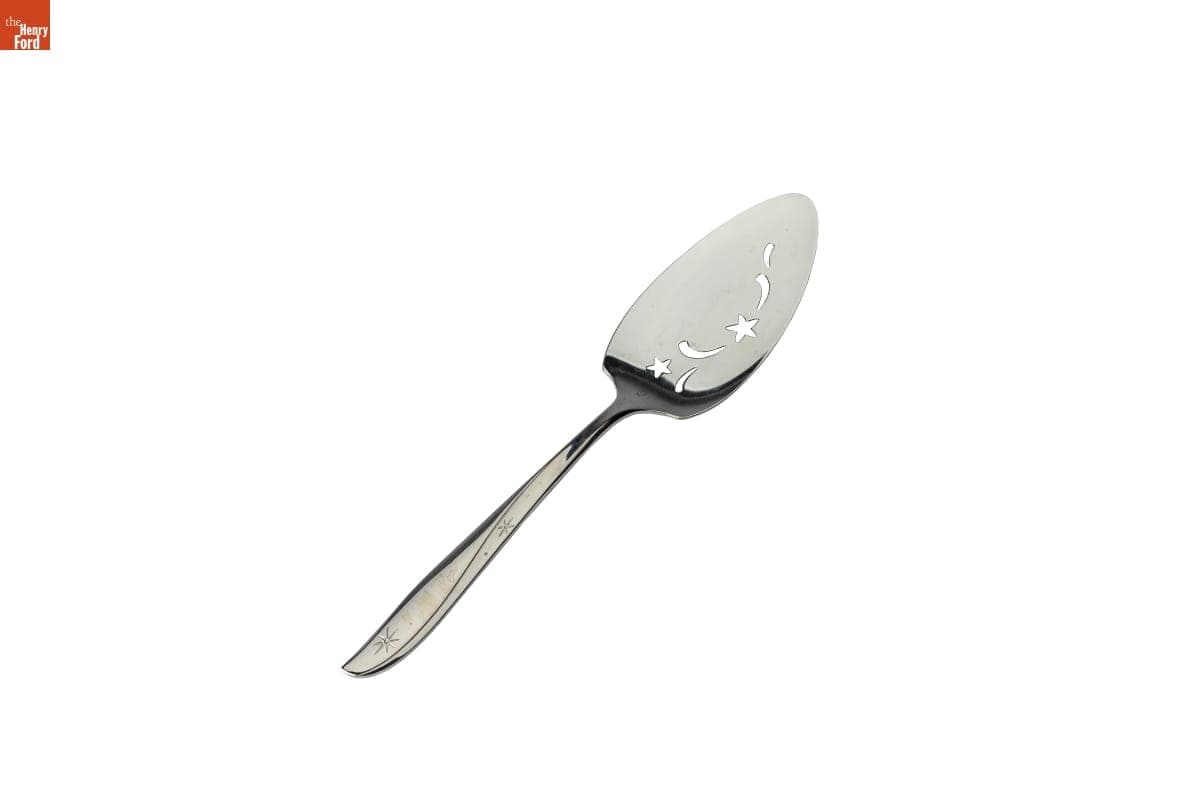 Oneida "Twin Star" Pie Server,1959-1965