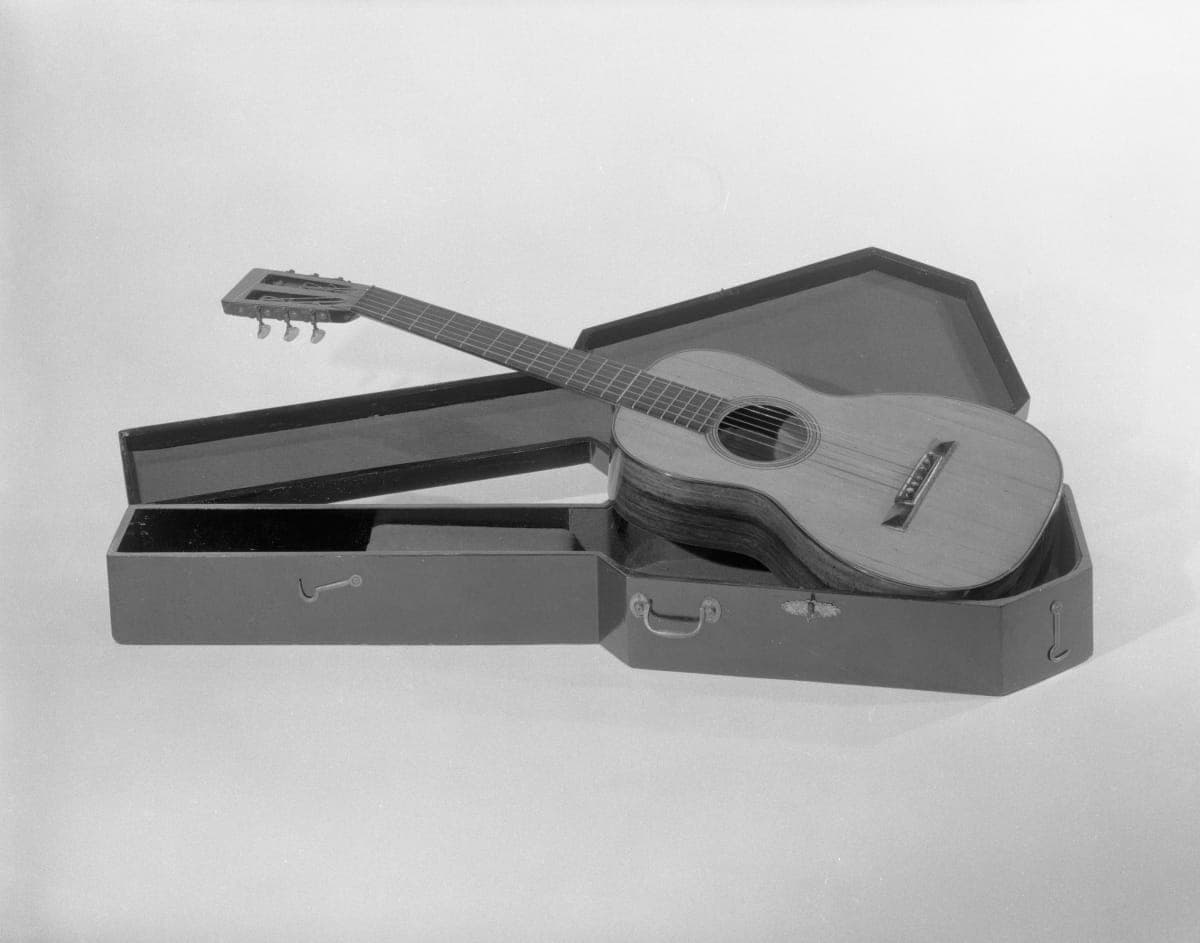 Guitar, circa 1850