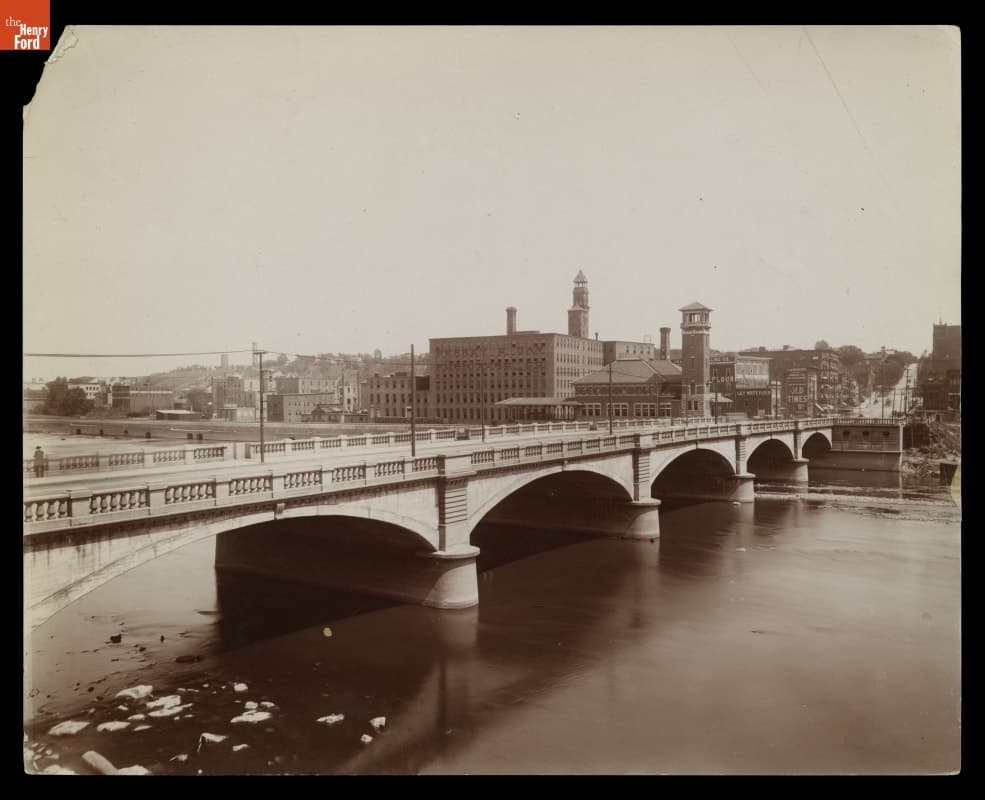 West Bridge Street and Grand Trunk Railroad Station, Grand Rapids, Michigan, circa 1905