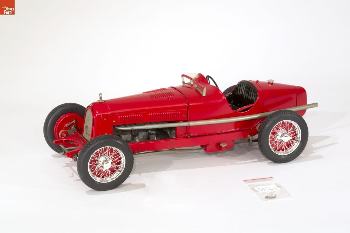 Scale Model of a 1931-1933 Alfa Romeo 8C Monza