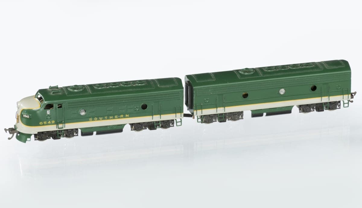 Tenshodo Model "Southern Railroad" Diesel Locomotive and Railroad Car, 1945-1975