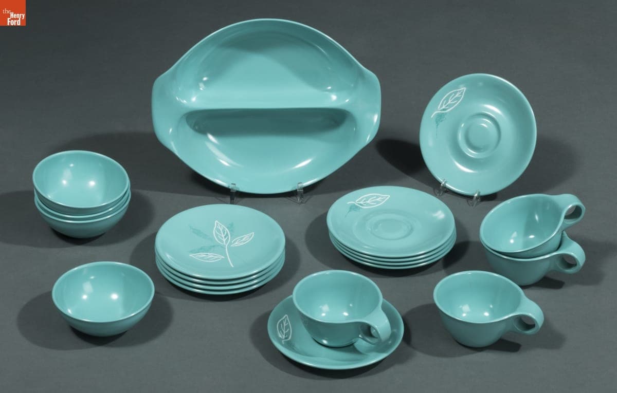 Set of Melamine Tableware, 1950-1960