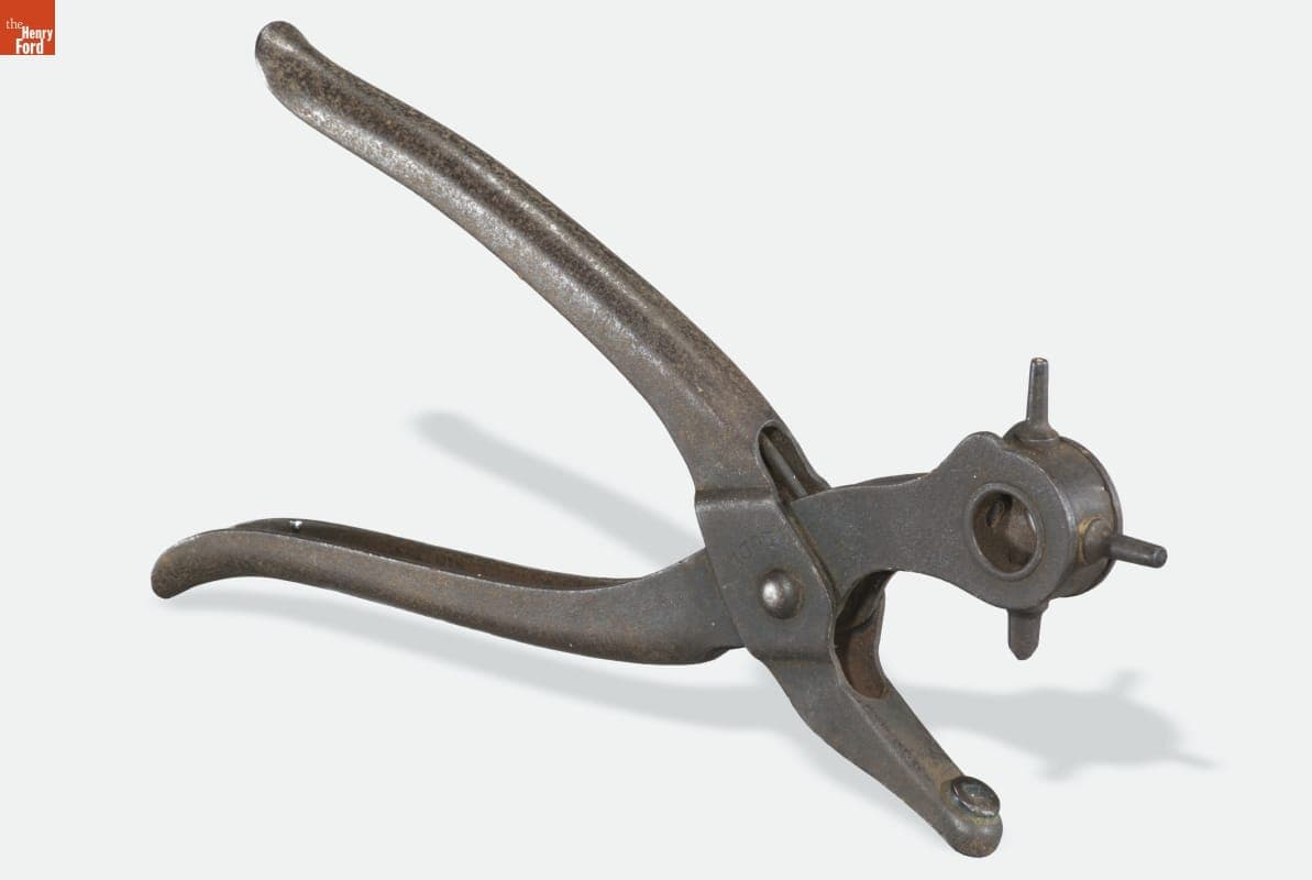 William Schollhorn Co. Revolving Punch, 1903-1948