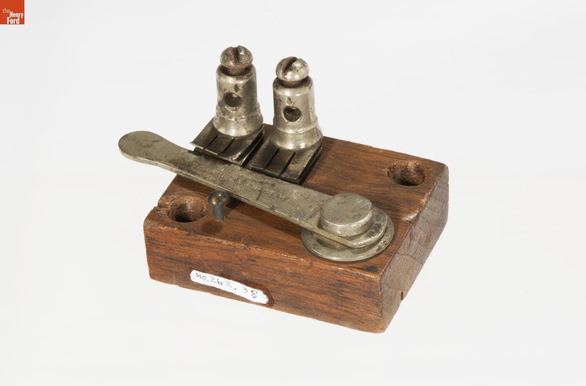 Standard Electrical Works Knife Switch