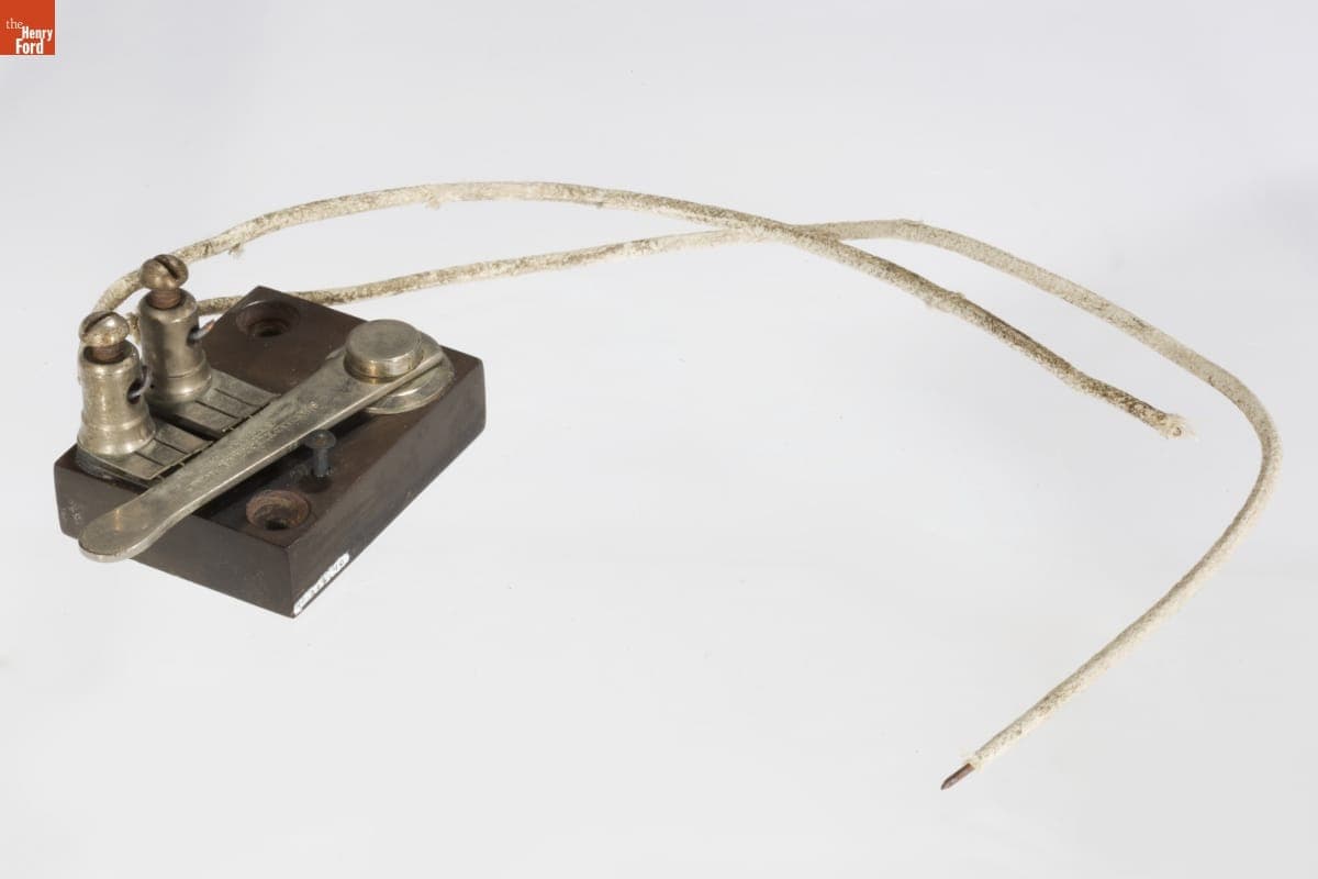 Standard Electrical Works Knife Switch