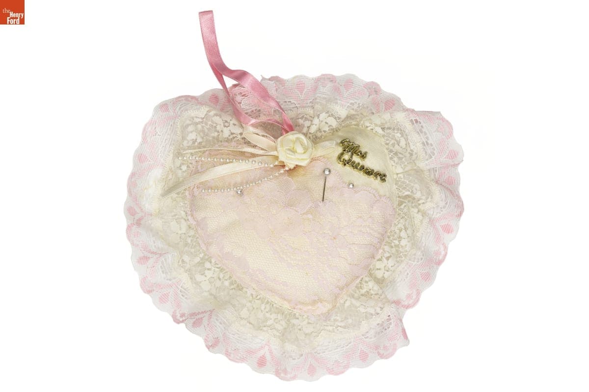 Pillow, Used by Maritza Garza at her Quinceanera, 1992